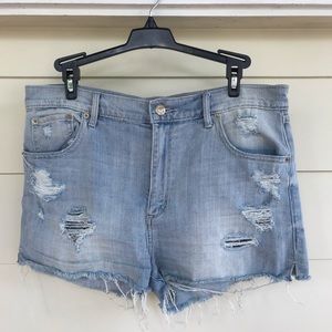 Aritzia TNA Jean cut off shorts size 30
